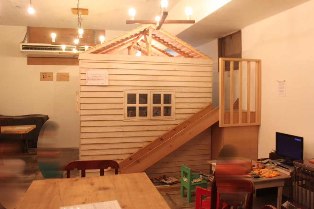 “tsumiki cafe”が“tsumiki食堂”に、木のおうちがあるキッズスペースでカフェタイム
