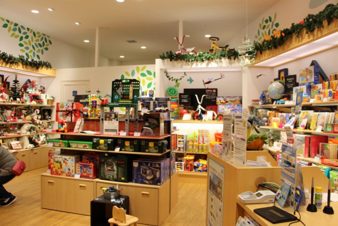 クリスマスのおもちゃ探し ボーネルンドショップ ららぽーとエキスポシティ店 | ずっと茨木